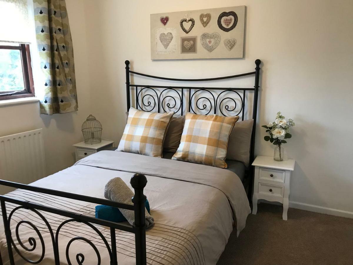 Swale Corner Villa Wellingborough Buitenkant foto